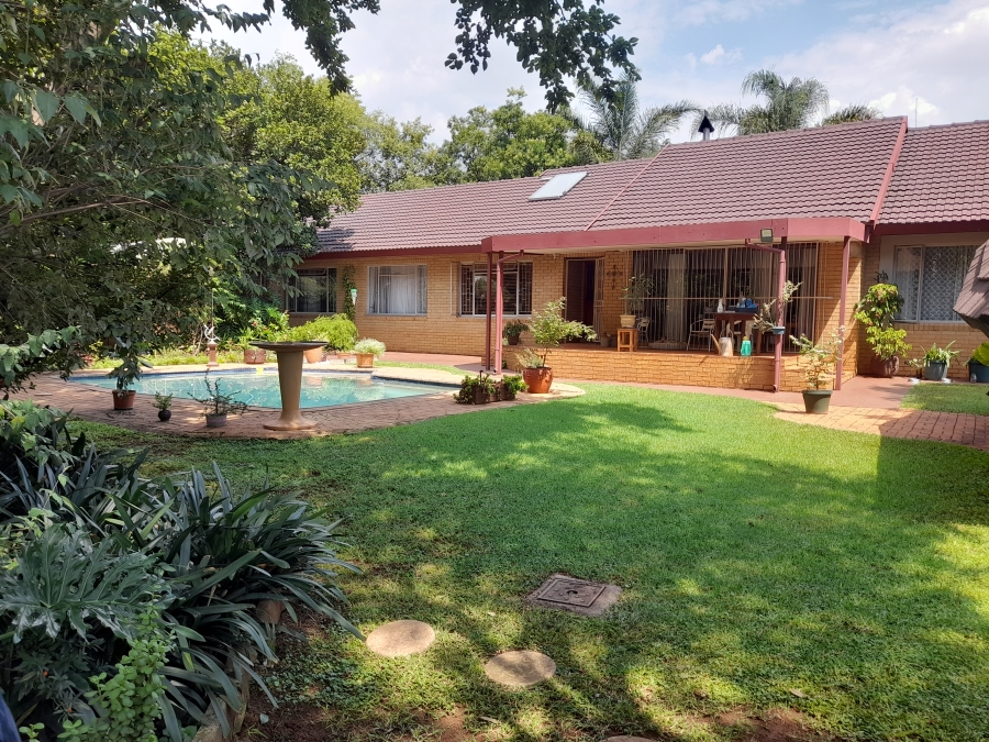 4 Bedroom Property for Sale in Wierda Park Gauteng