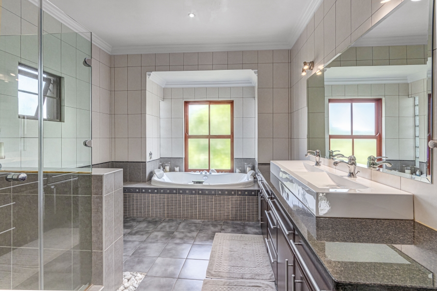 5 Bedroom Property for Sale in Saddlebrook Estate Gauteng