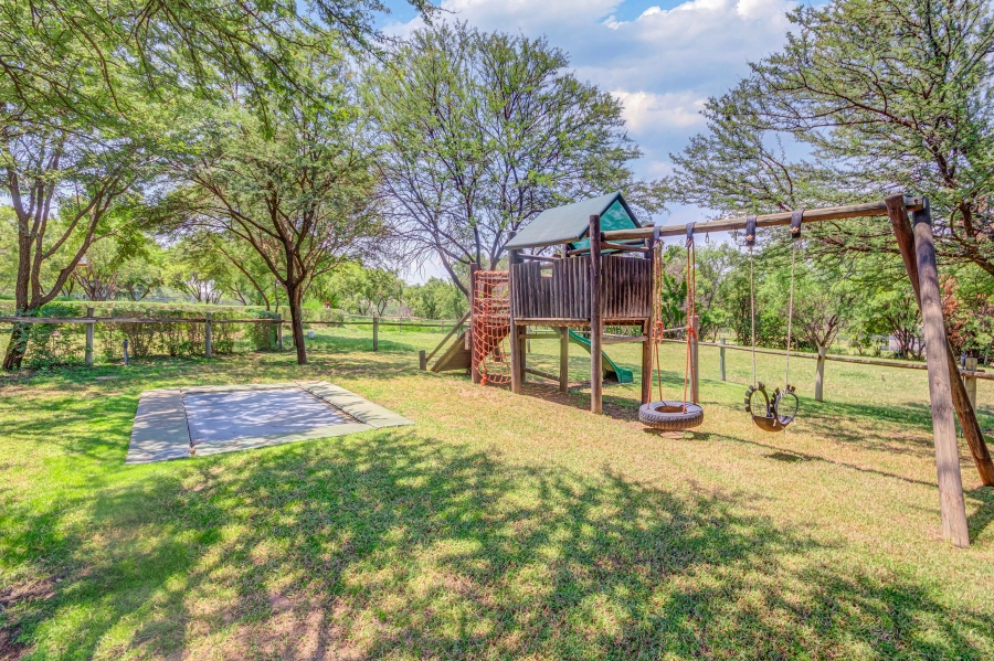 5 Bedroom Property for Sale in Saddlebrook Estate Gauteng