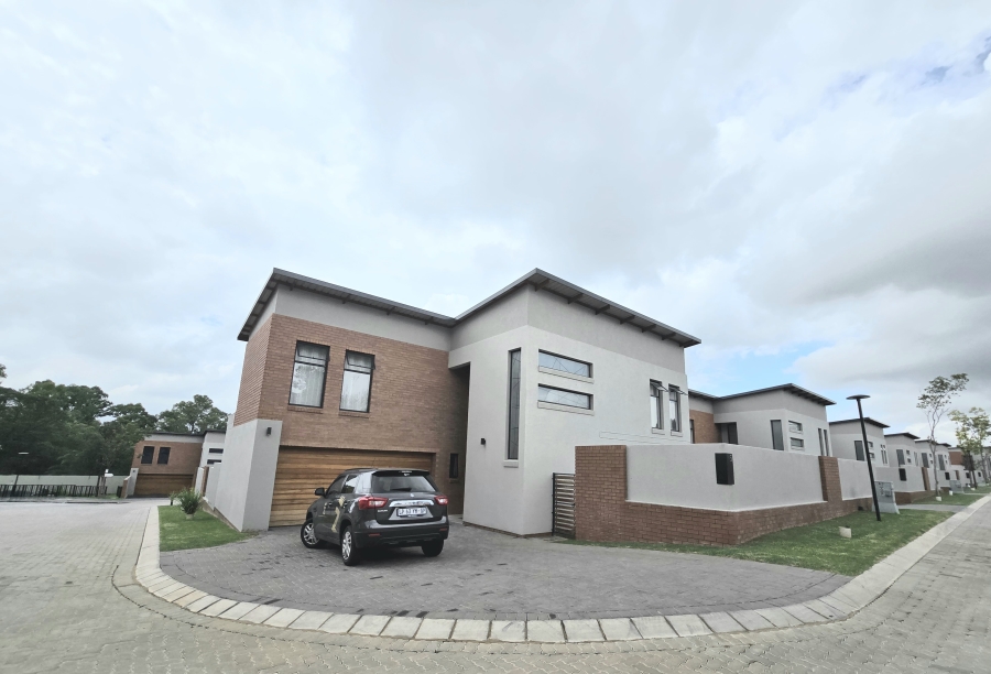 4 Bedroom Property for Sale in Carlswald Estate Gauteng