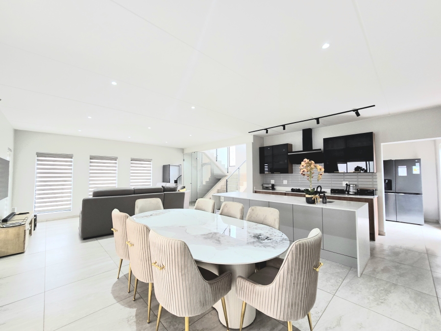 4 Bedroom Property for Sale in Carlswald Estate Gauteng