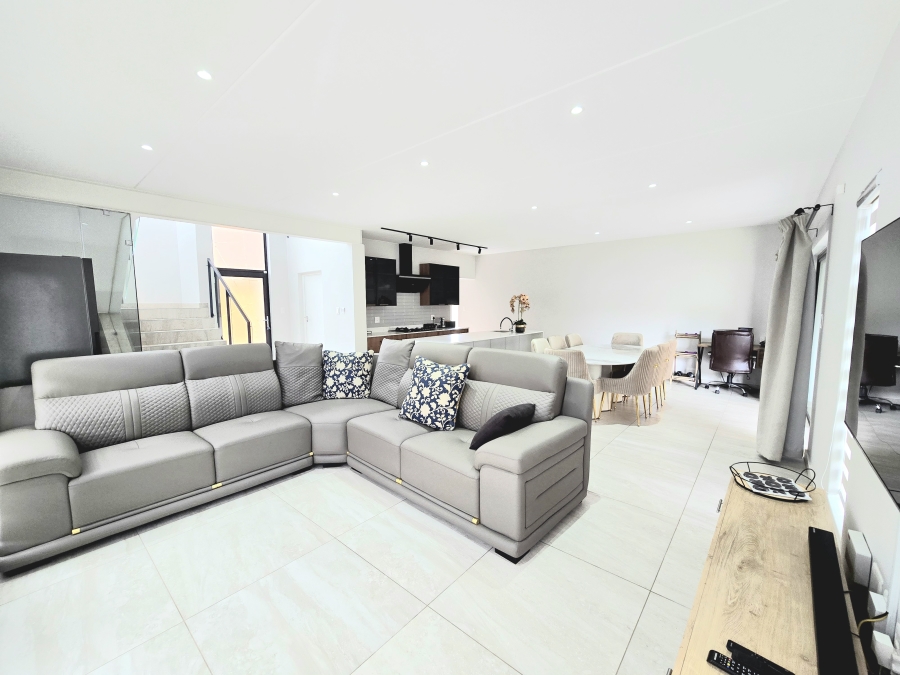 4 Bedroom Property for Sale in Carlswald Estate Gauteng