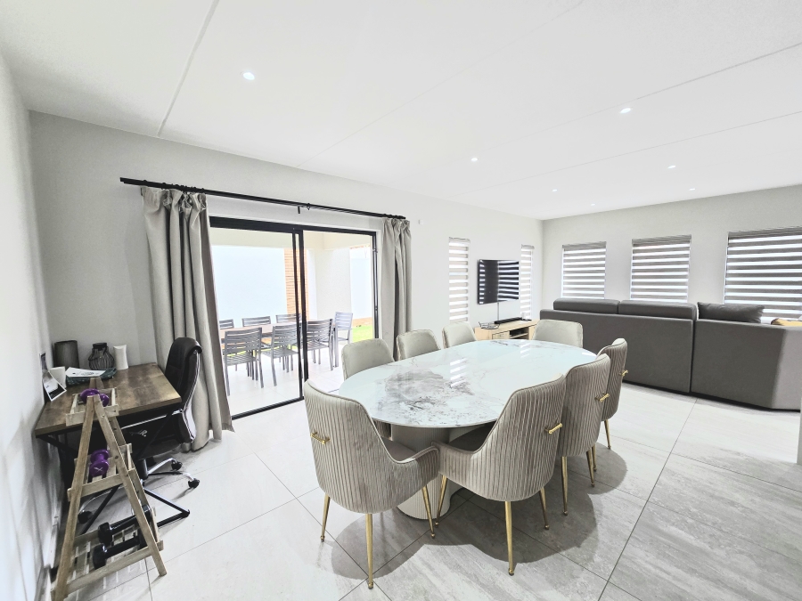 4 Bedroom Property for Sale in Carlswald Estate Gauteng