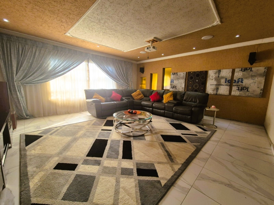 3 Bedroom Property for Sale in Sonland Park Gauteng
