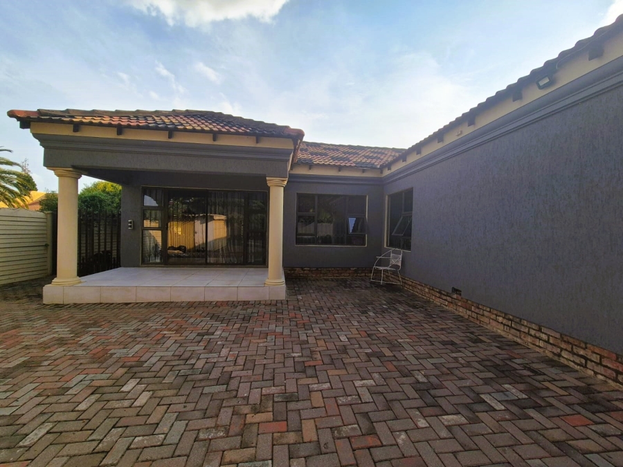 3 Bedroom Property for Sale in Sonland Park Gauteng