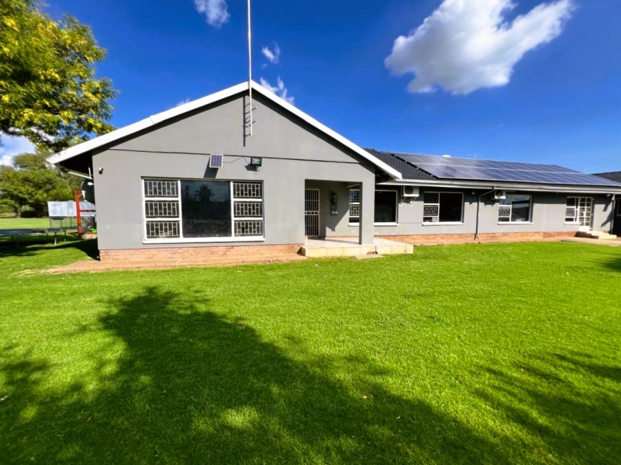 6 Bedroom Property for Sale in Boltonwold Gauteng