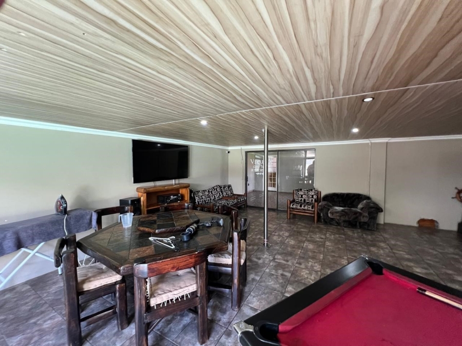 6 Bedroom Property for Sale in Boltonwold Gauteng