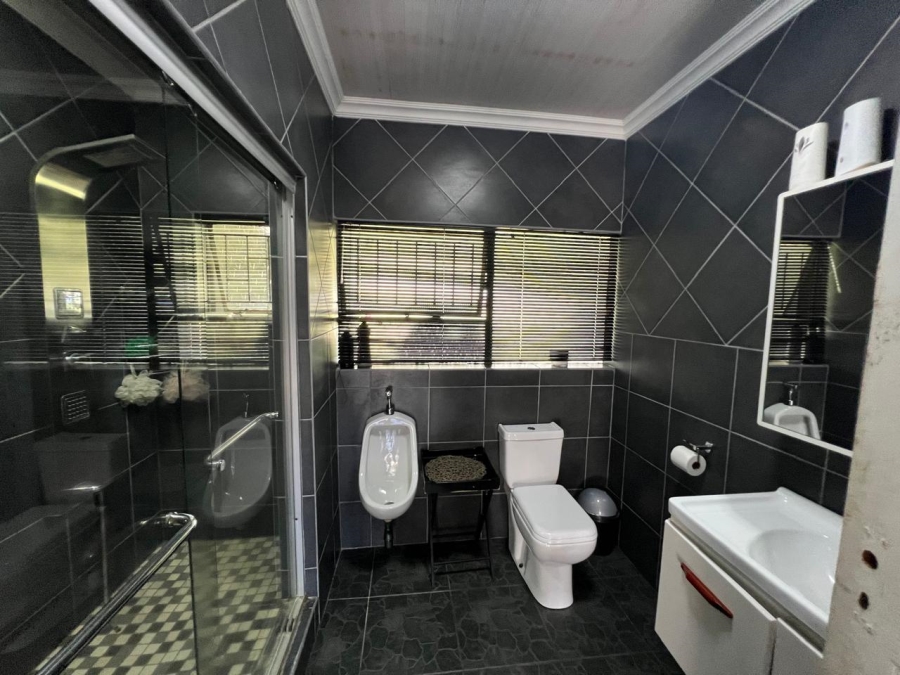 6 Bedroom Property for Sale in Boltonwold Gauteng