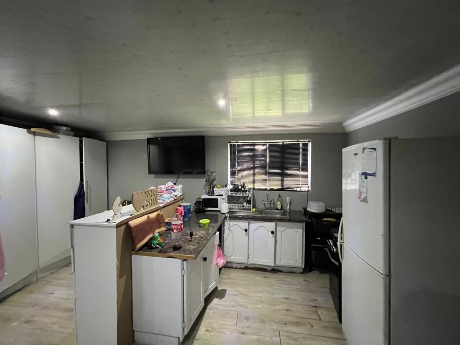 6 Bedroom Property for Sale in Boltonwold Gauteng