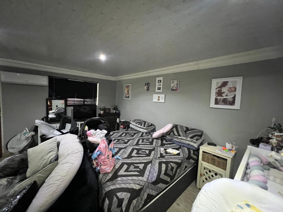 6 Bedroom Property for Sale in Boltonwold Gauteng