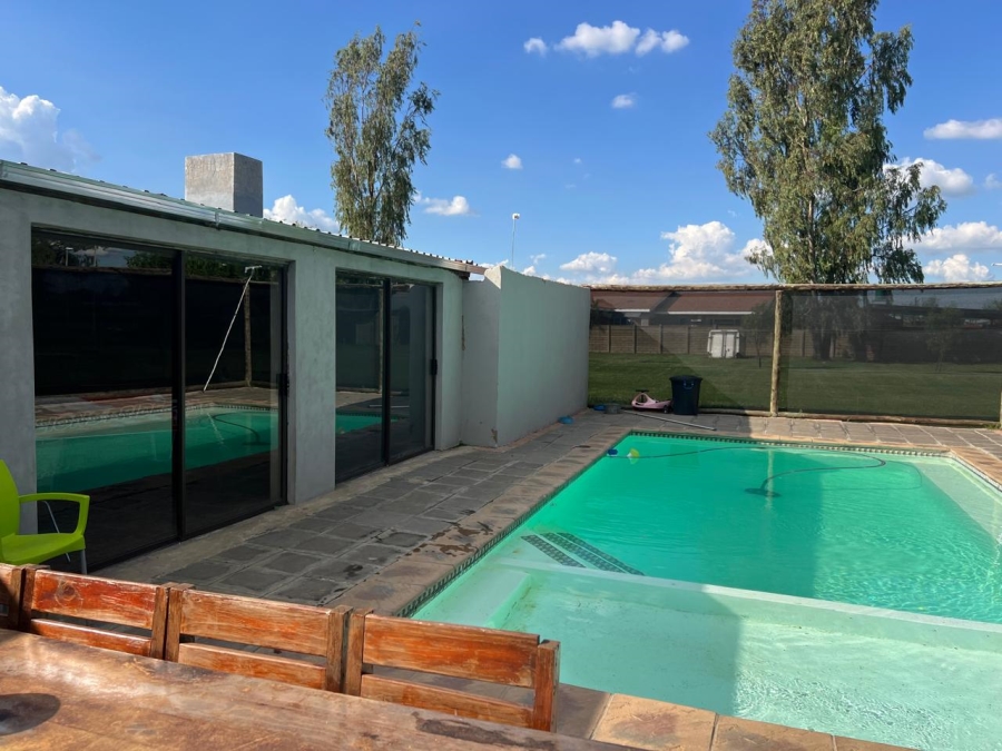 6 Bedroom Property for Sale in Boltonwold Gauteng
