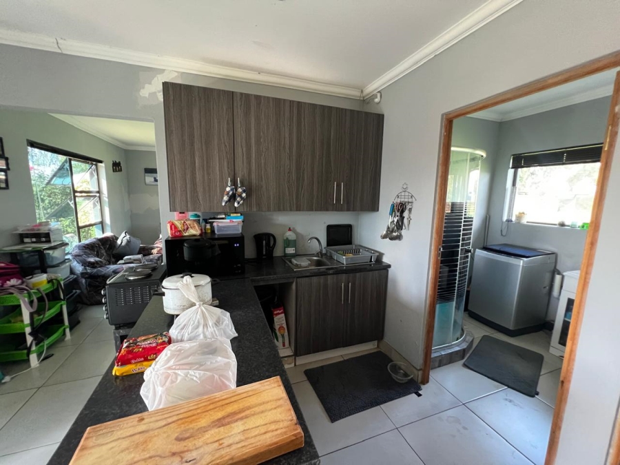 6 Bedroom Property for Sale in Boltonwold Gauteng
