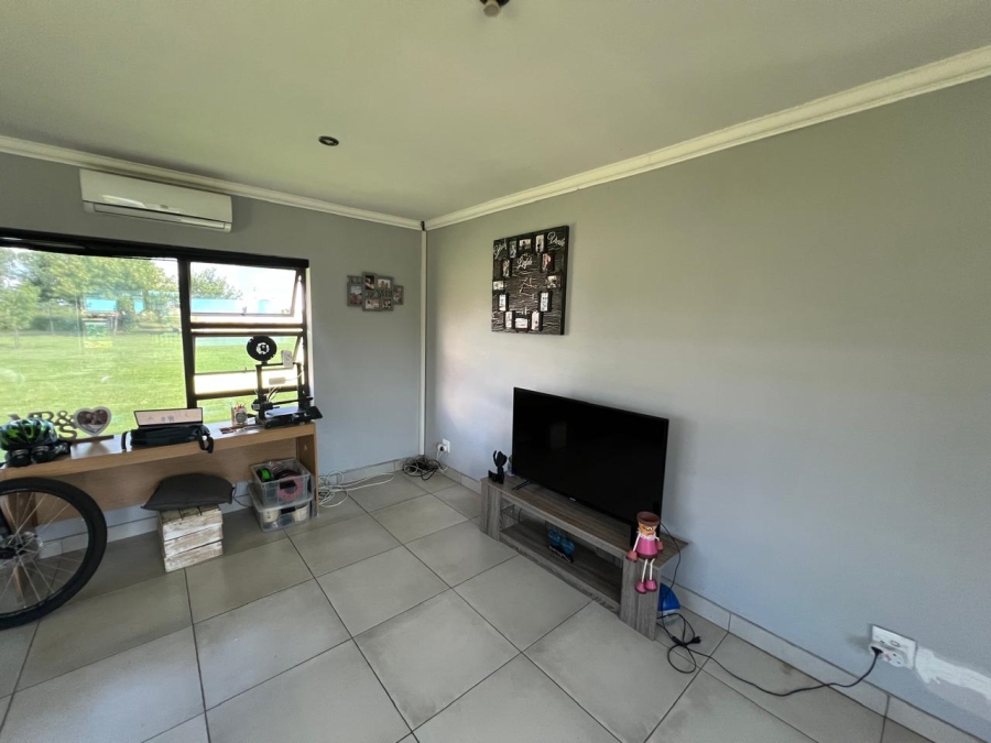 6 Bedroom Property for Sale in Boltonwold Gauteng