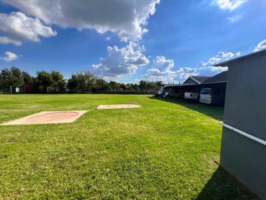 6 Bedroom Property for Sale in Boltonwold Gauteng