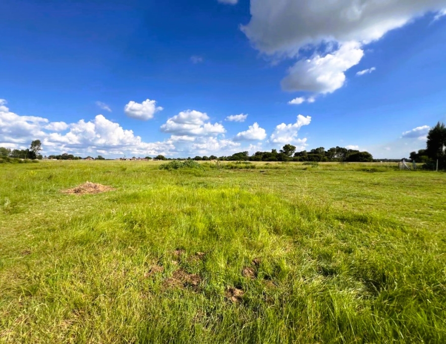 6 Bedroom Property for Sale in Boltonwold Gauteng