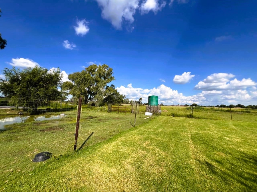 6 Bedroom Property for Sale in Boltonwold Gauteng