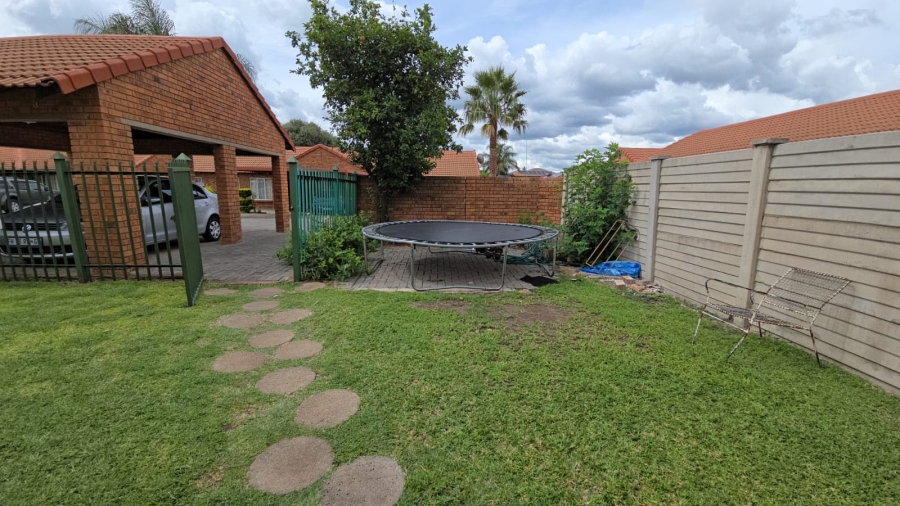3 Bedroom Property for Sale in Annlin Gauteng