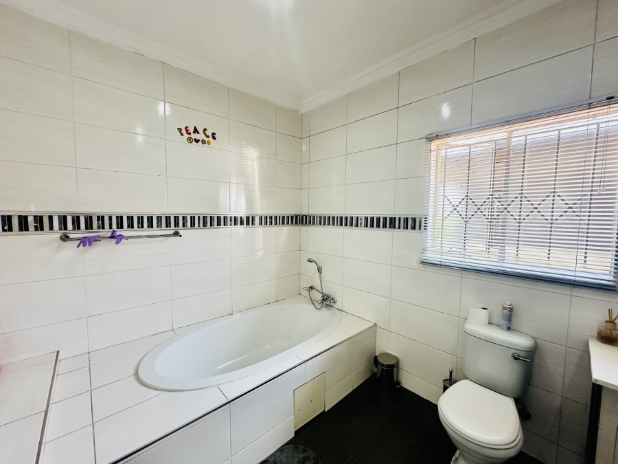 To Let 3 Bedroom Property for Rent in Cosmo City Gauteng