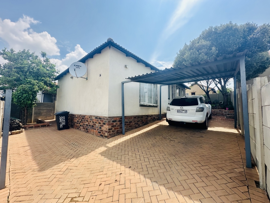 To Let 3 Bedroom Property for Rent in Cosmo City Gauteng