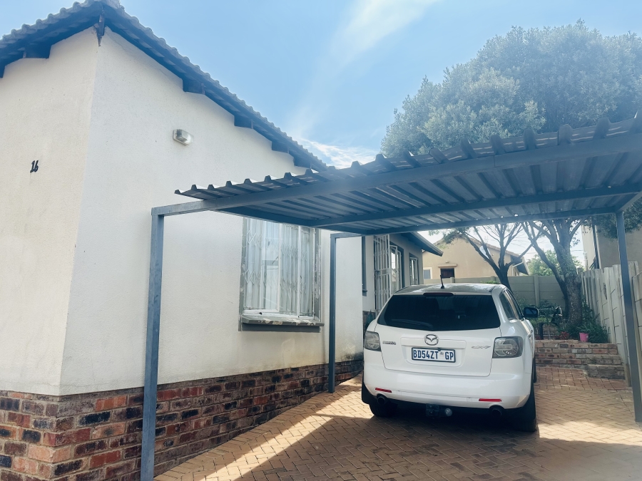 To Let 3 Bedroom Property for Rent in Cosmo City Gauteng