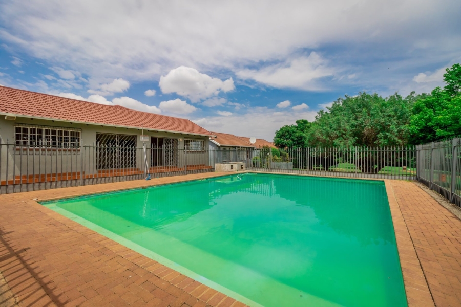 3 Bedroom Property for Sale in Roodepoort West Gauteng