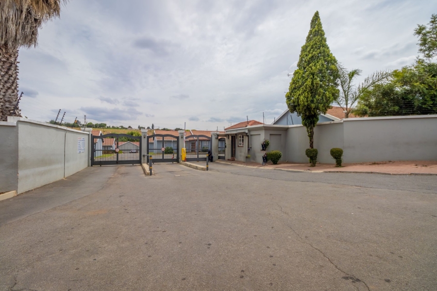 3 Bedroom Property for Sale in Roodepoort West Gauteng