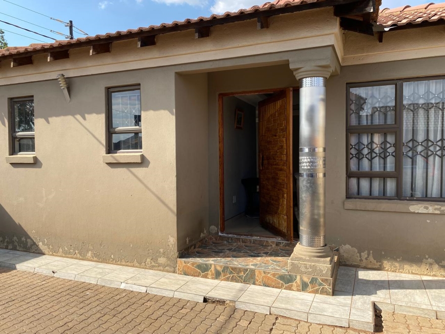3 Bedroom Property for Sale in Protea Glen Gauteng