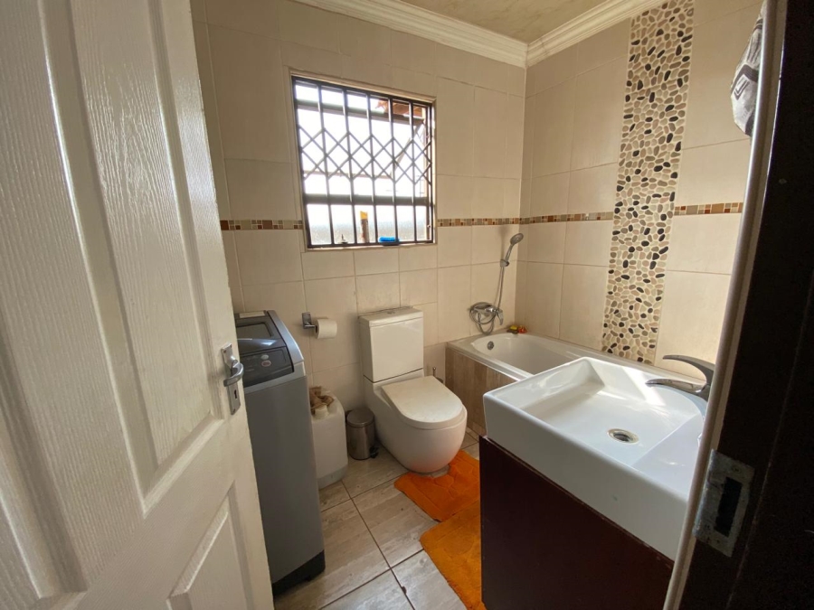 3 Bedroom Property for Sale in Protea Glen Gauteng