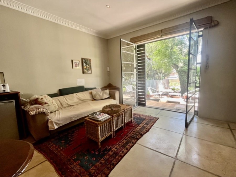 1 Bedroom Property for Sale in Linden Gauteng