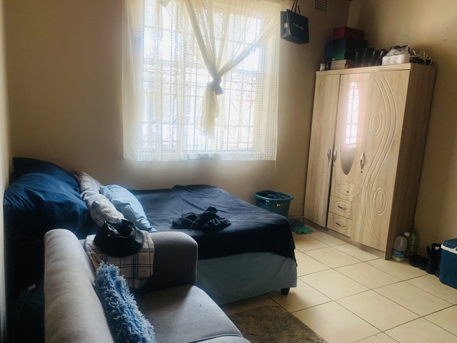 6 Bedroom Property for Sale in Malvern Gauteng