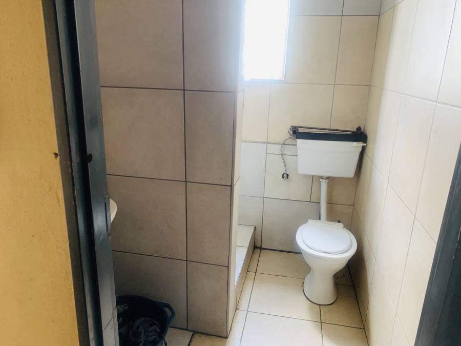 6 Bedroom Property for Sale in Malvern Gauteng