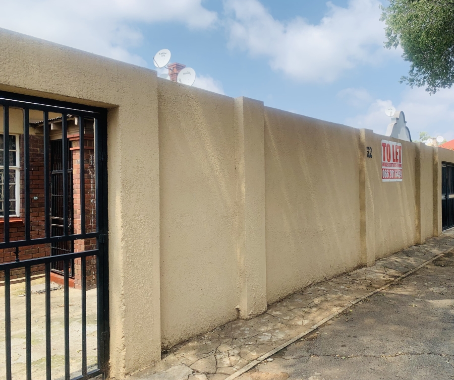 6 Bedroom Property for Sale in Malvern Gauteng