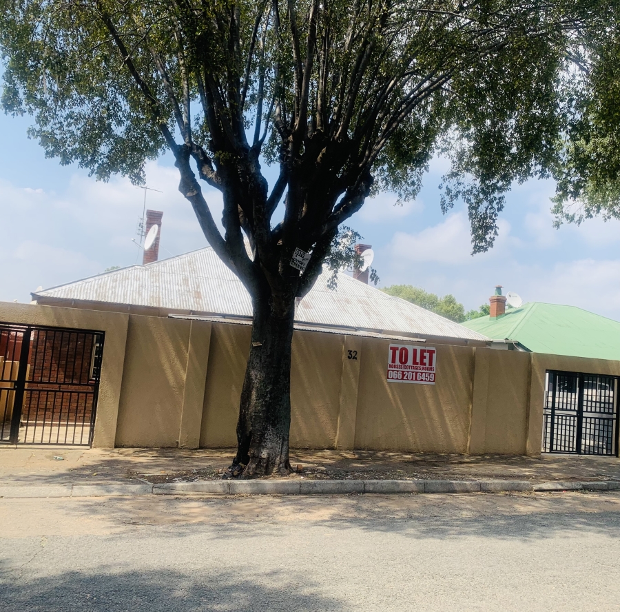 6 Bedroom Property for Sale in Malvern Gauteng