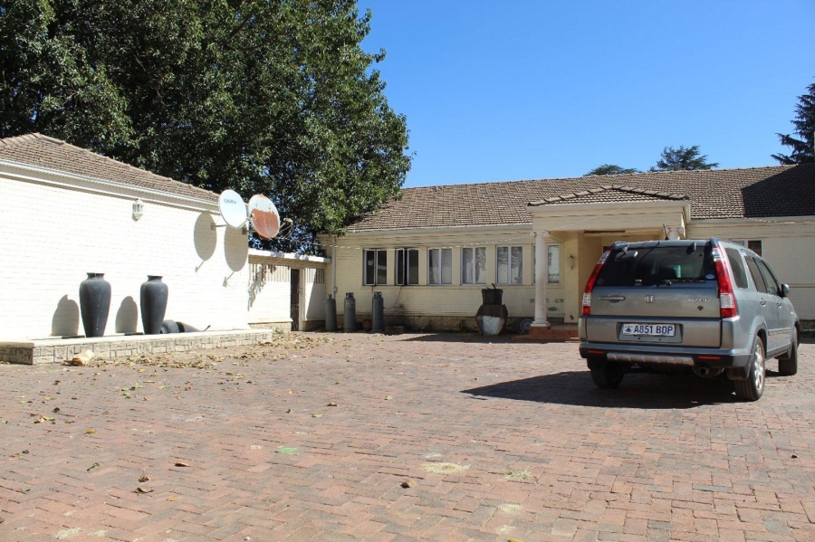 6 Bedroom Property for Sale in Bryanston Gauteng