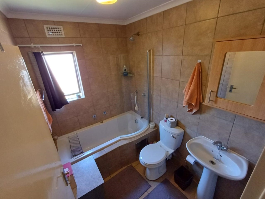2 Bedroom Property for Sale in Olympus AH Gauteng