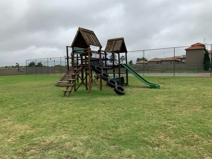 1 Bedroom Property for Sale in Parkrand Gauteng