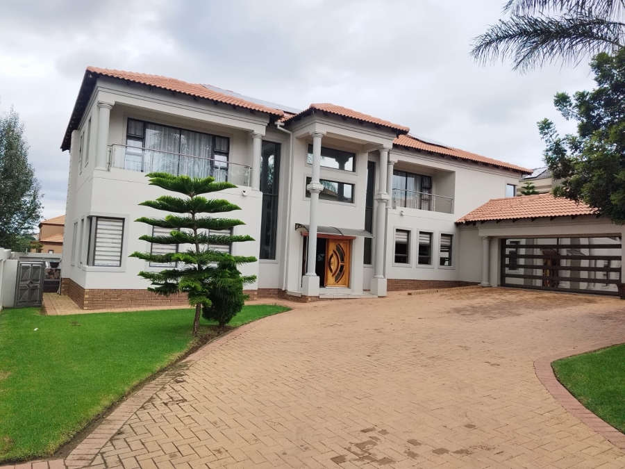 5 Bedroom Property for Sale in Kosmosdal Gauteng