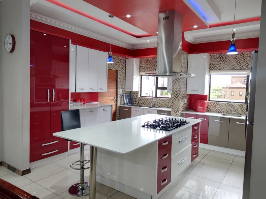 5 Bedroom Property for Sale in Kosmosdal Gauteng