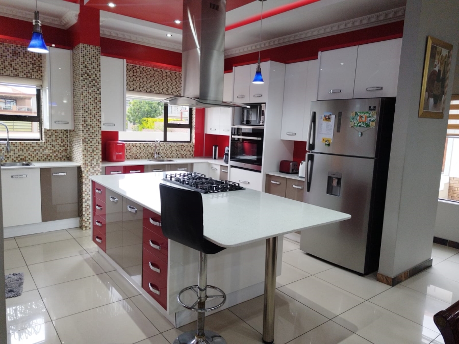 5 Bedroom Property for Sale in Kosmosdal Gauteng
