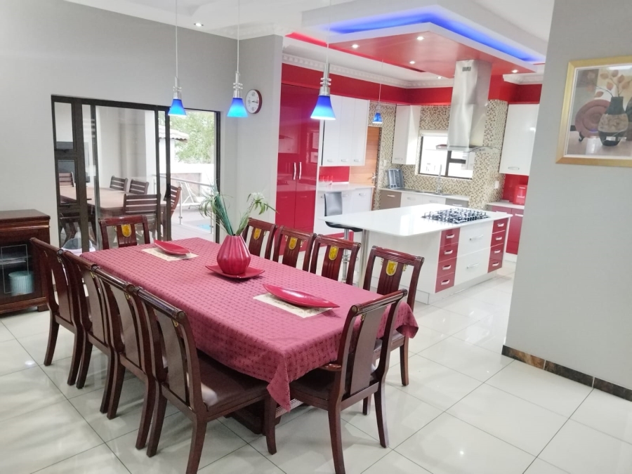 5 Bedroom Property for Sale in Kosmosdal Gauteng