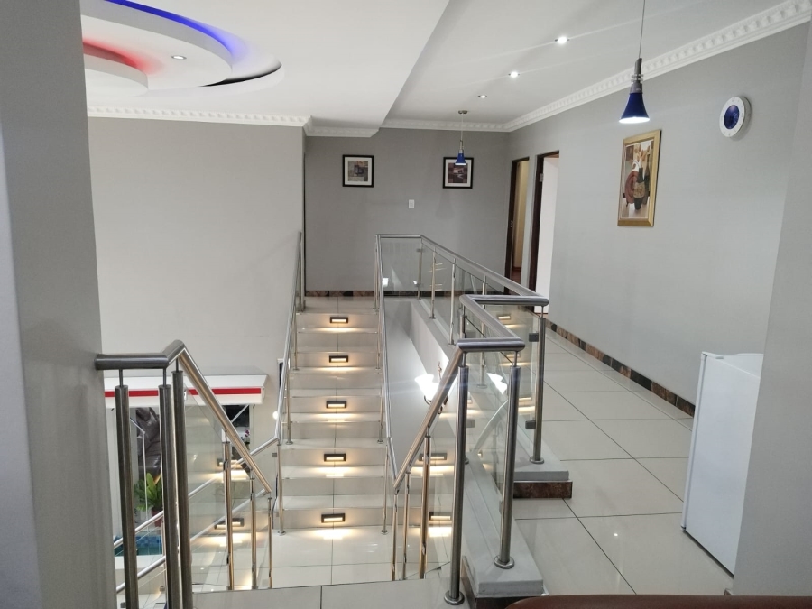 5 Bedroom Property for Sale in Kosmosdal Gauteng