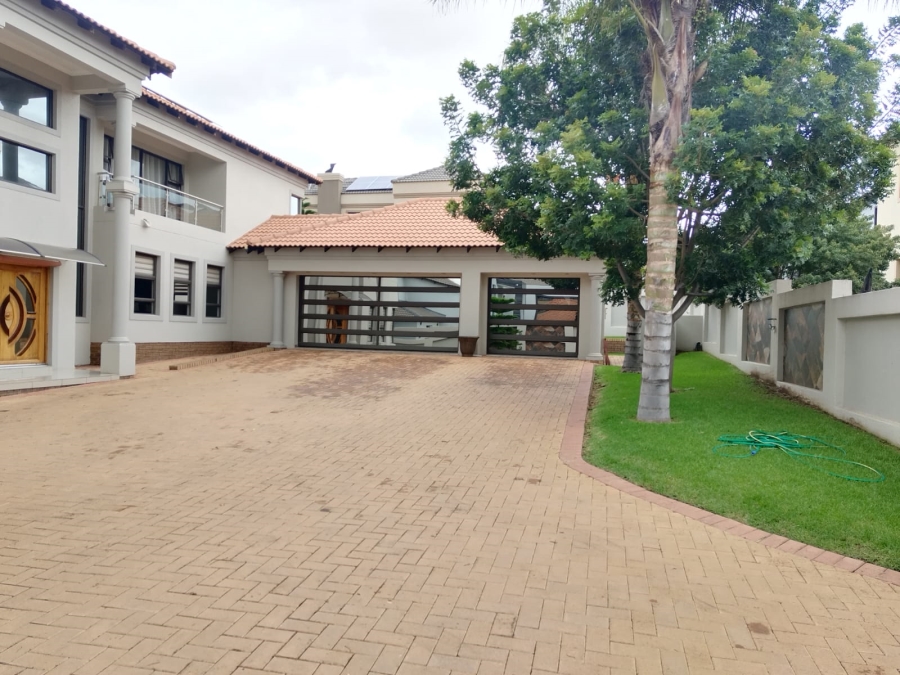5 Bedroom Property for Sale in Kosmosdal Gauteng