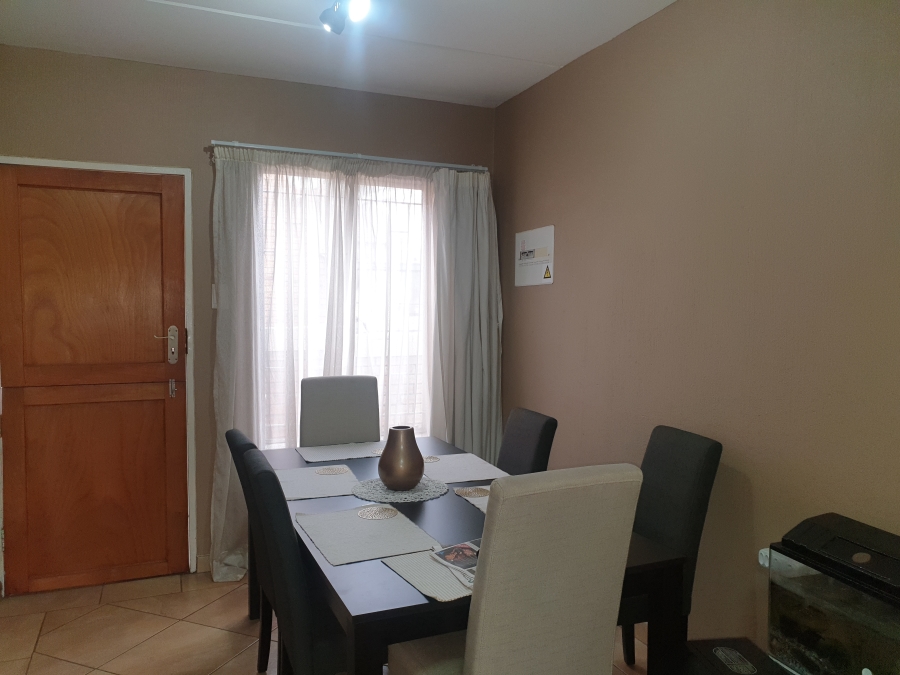 2 Bedroom Property for Sale in Strubensvallei Gauteng