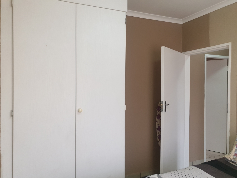 2 Bedroom Property for Sale in Strubensvallei Gauteng