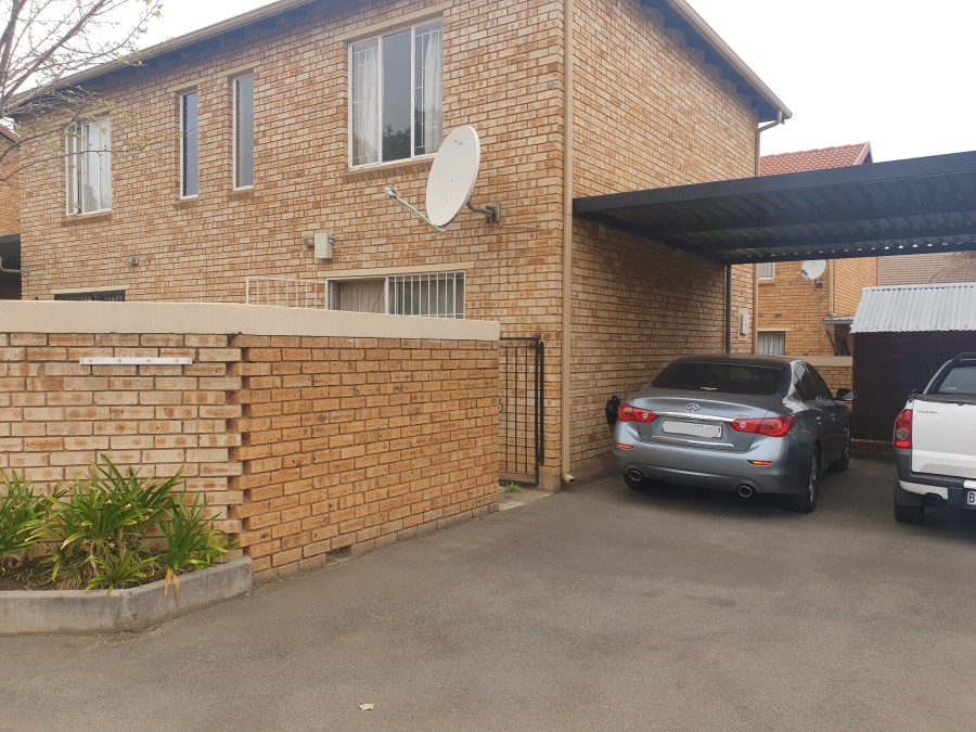 2 Bedroom Property for Sale in Strubensvallei Gauteng