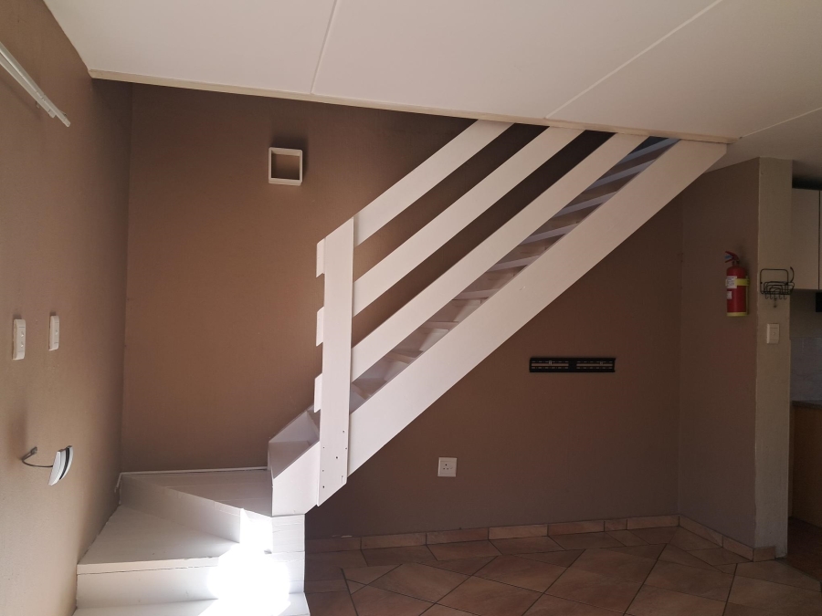 2 Bedroom Property for Sale in Strubensvallei Gauteng