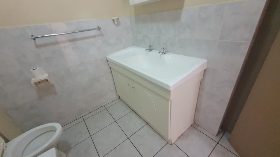To Let 2 Bedroom Property for Rent in Annlin Gauteng