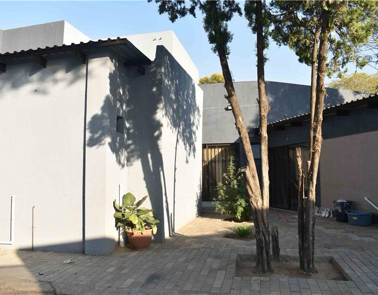 15 Bedroom Property for Sale in Bloubosrand Gauteng