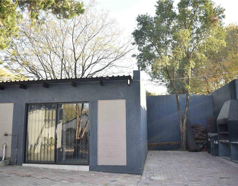 15 Bedroom Property for Sale in Bloubosrand Gauteng
