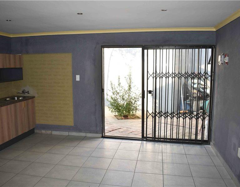 15 Bedroom Property for Sale in Bloubosrand Gauteng